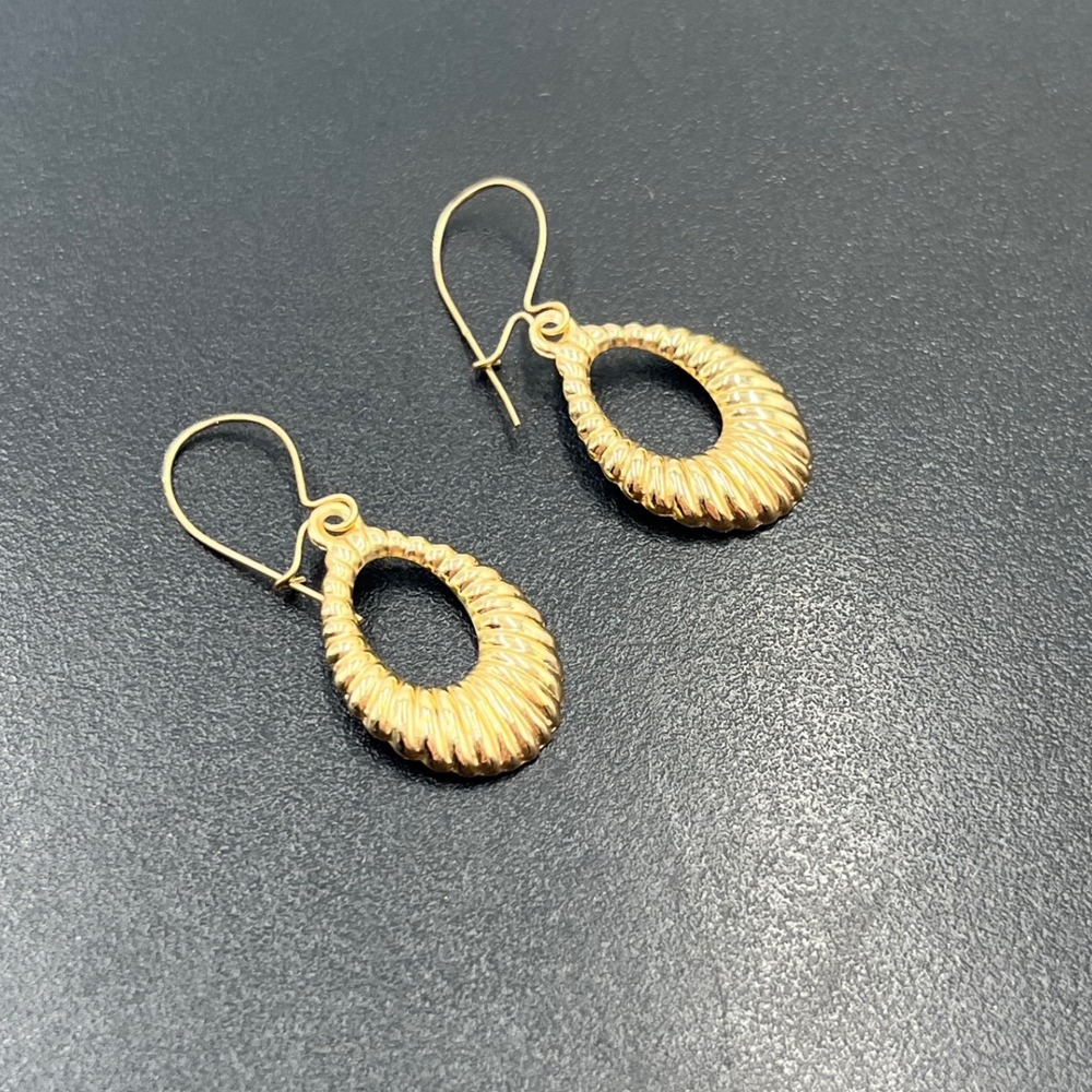 Eterna Gold EG 14K Yellow Gold‎ Drop Designer Shrimp Corrugated Ribbed Earrings
